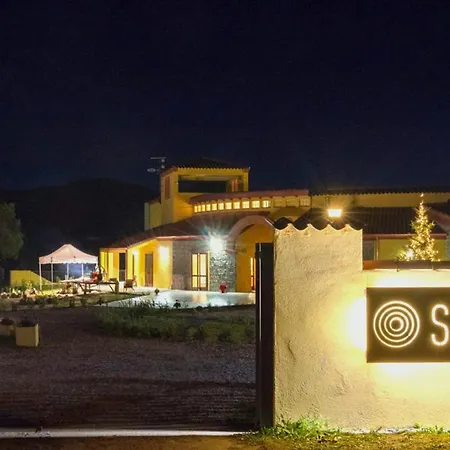 酒店 With Swimming Pool In Arbus
