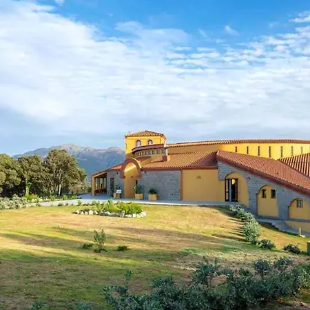 With Swimming Pool In Arbus Otel *